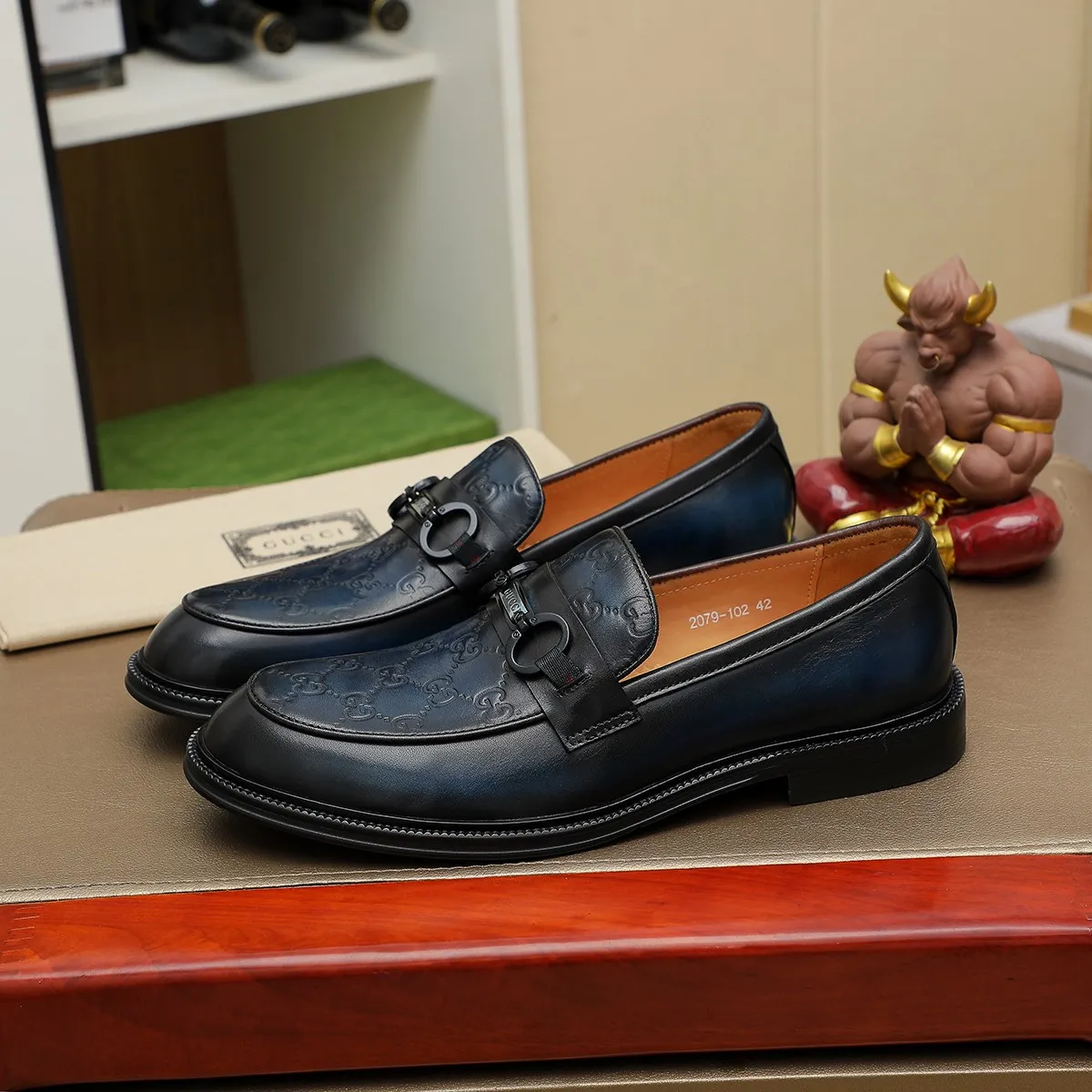 Men's shoes 💰460 💰💰Gucci official website men's business formal leather shoes update💥Hong Kong counters synchronize new styles💥completely one to one replica shipment👍zero difference in counter quality 0⃣️all made of imported first-layer cowhide on the outside with original hardware buckles➕water-dyed🐂leather lining production, color, code matching 39-44 (customized at 38.45.46)……
